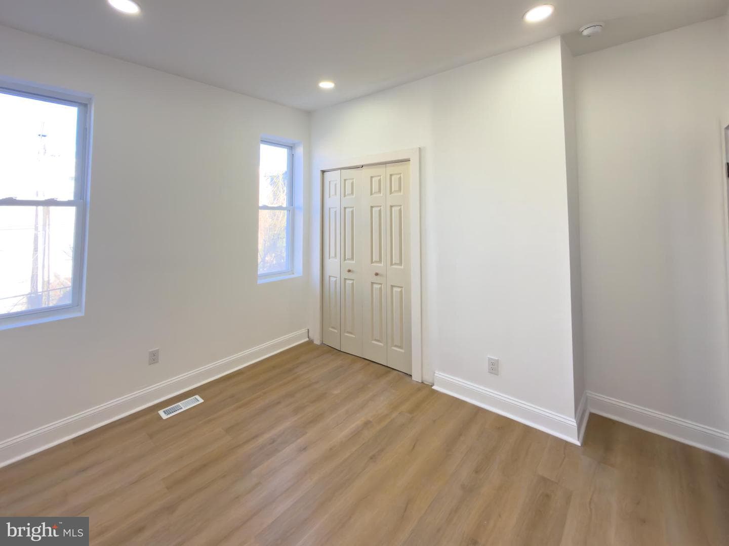 5237 Greenway Avenue photo 26