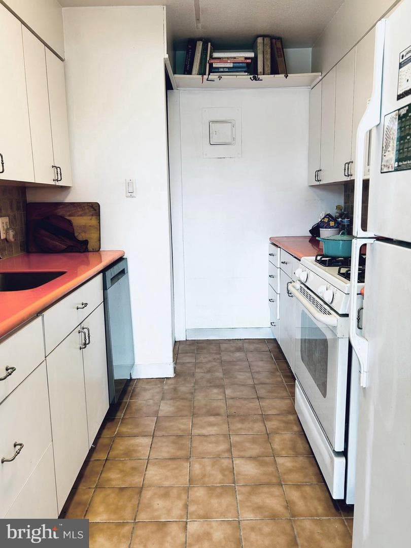 604 S Washington Square #217 photo 8