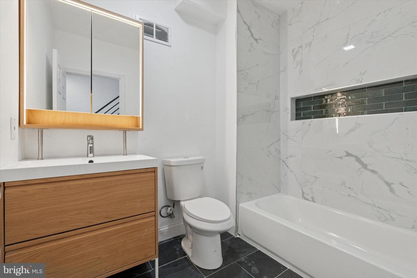 2707 W Thompson Street photo 13