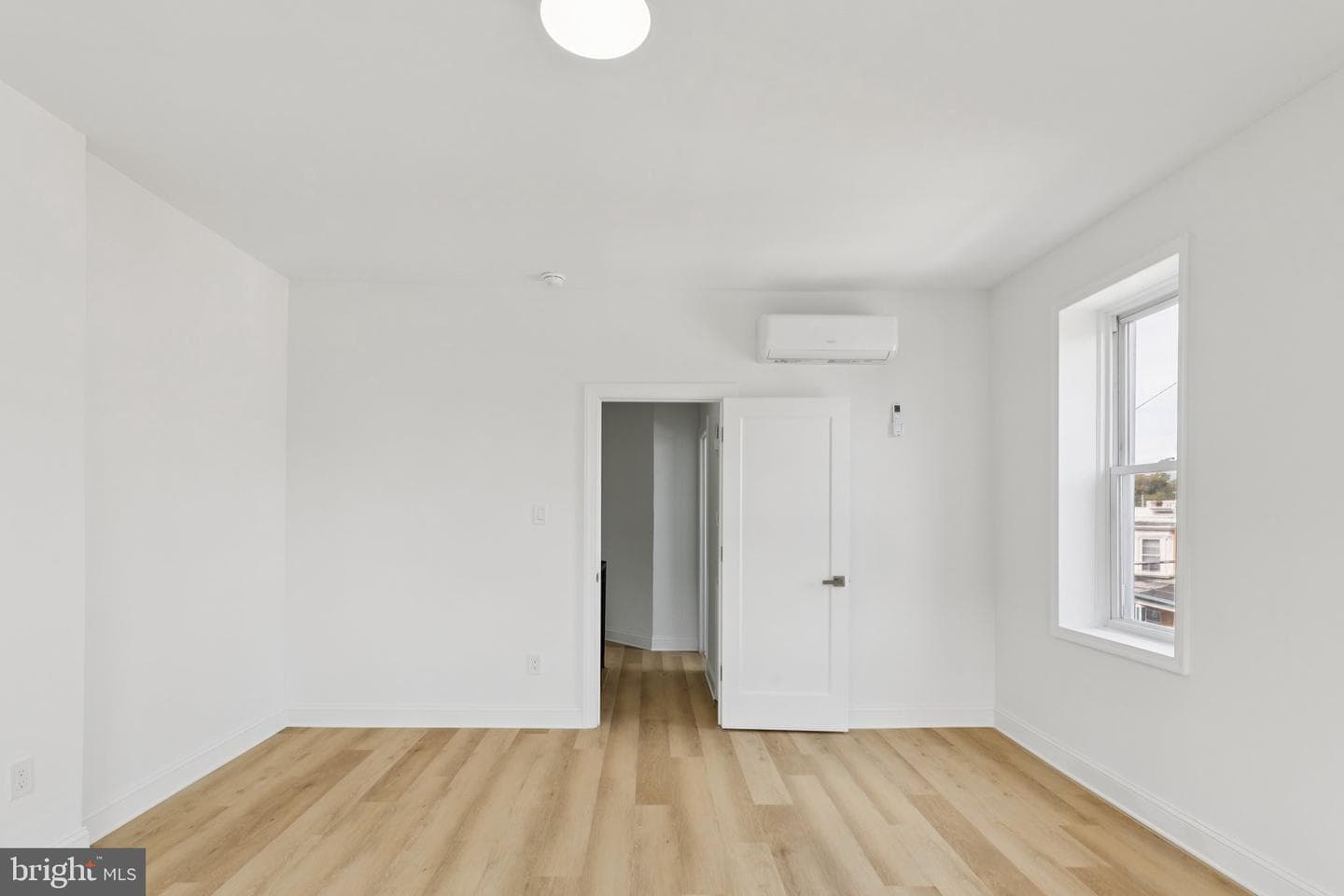 137 W Manheim Street photo 47