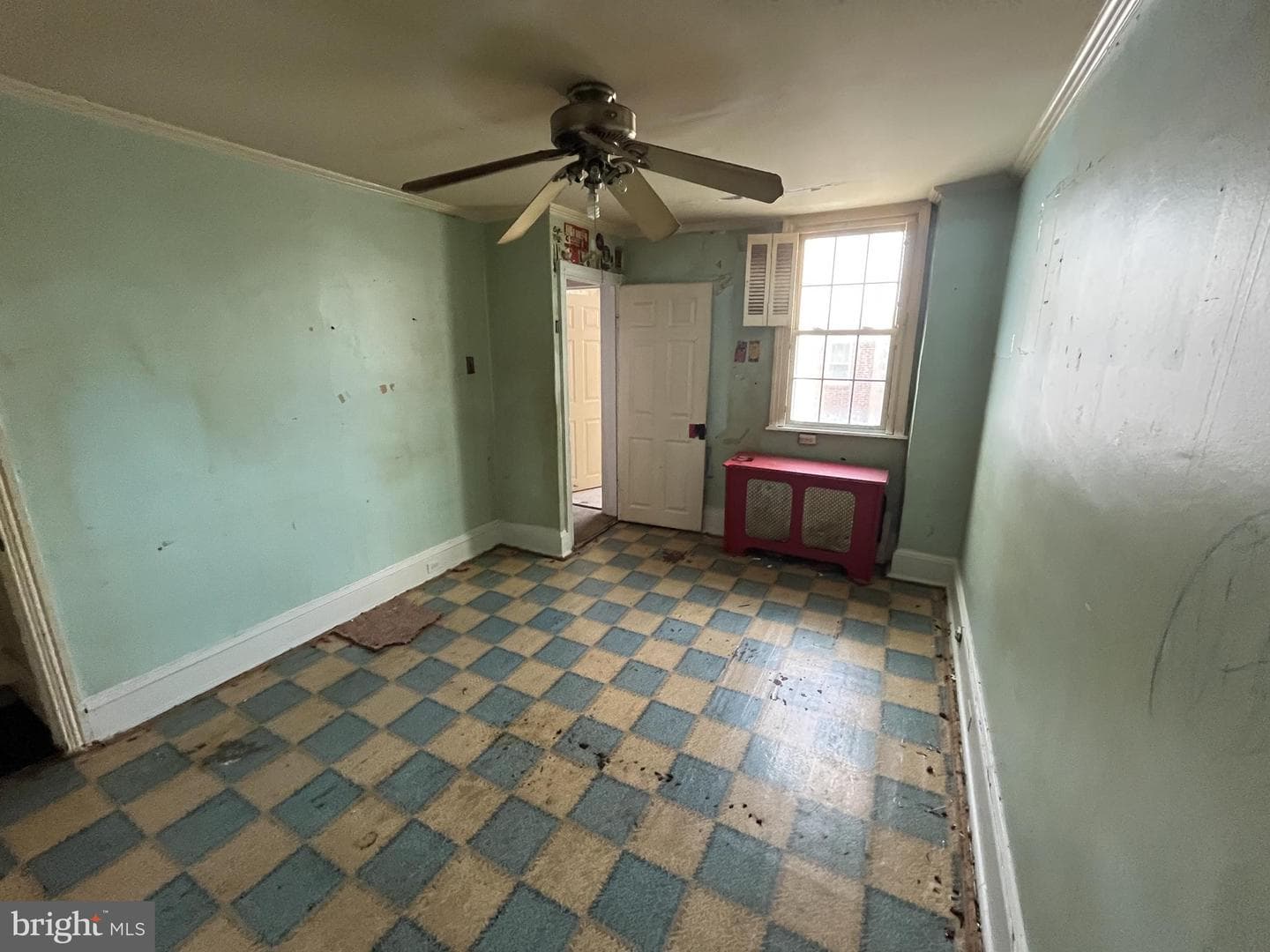 2641 E Monmouth Street photo 6
