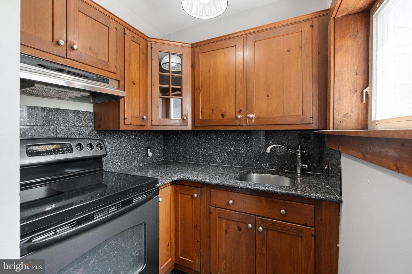 1243 South Alder Street photo 12