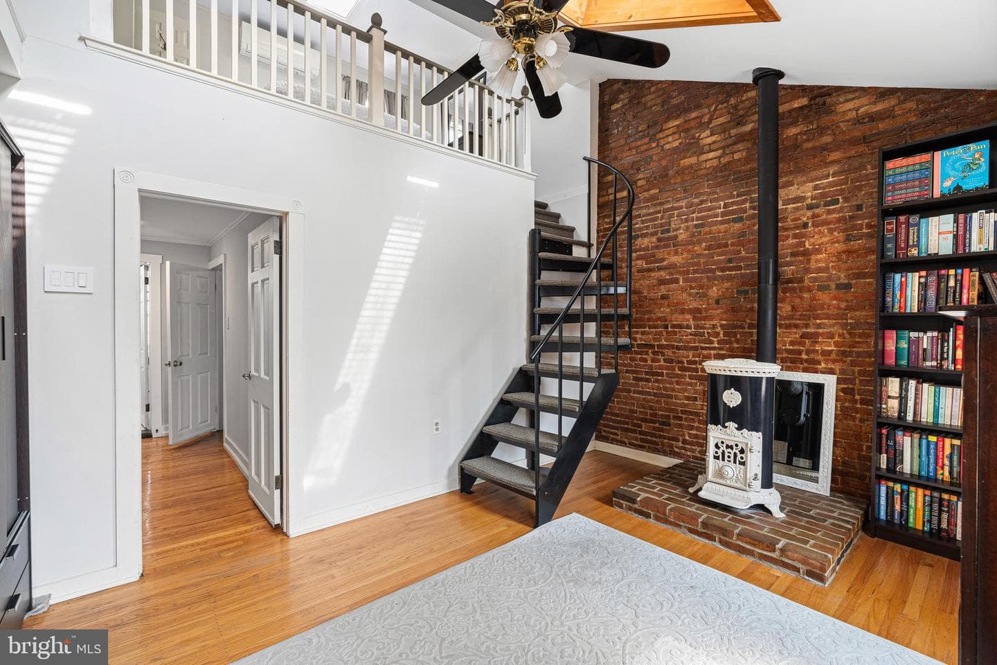 1243 South Alder Street photo 17