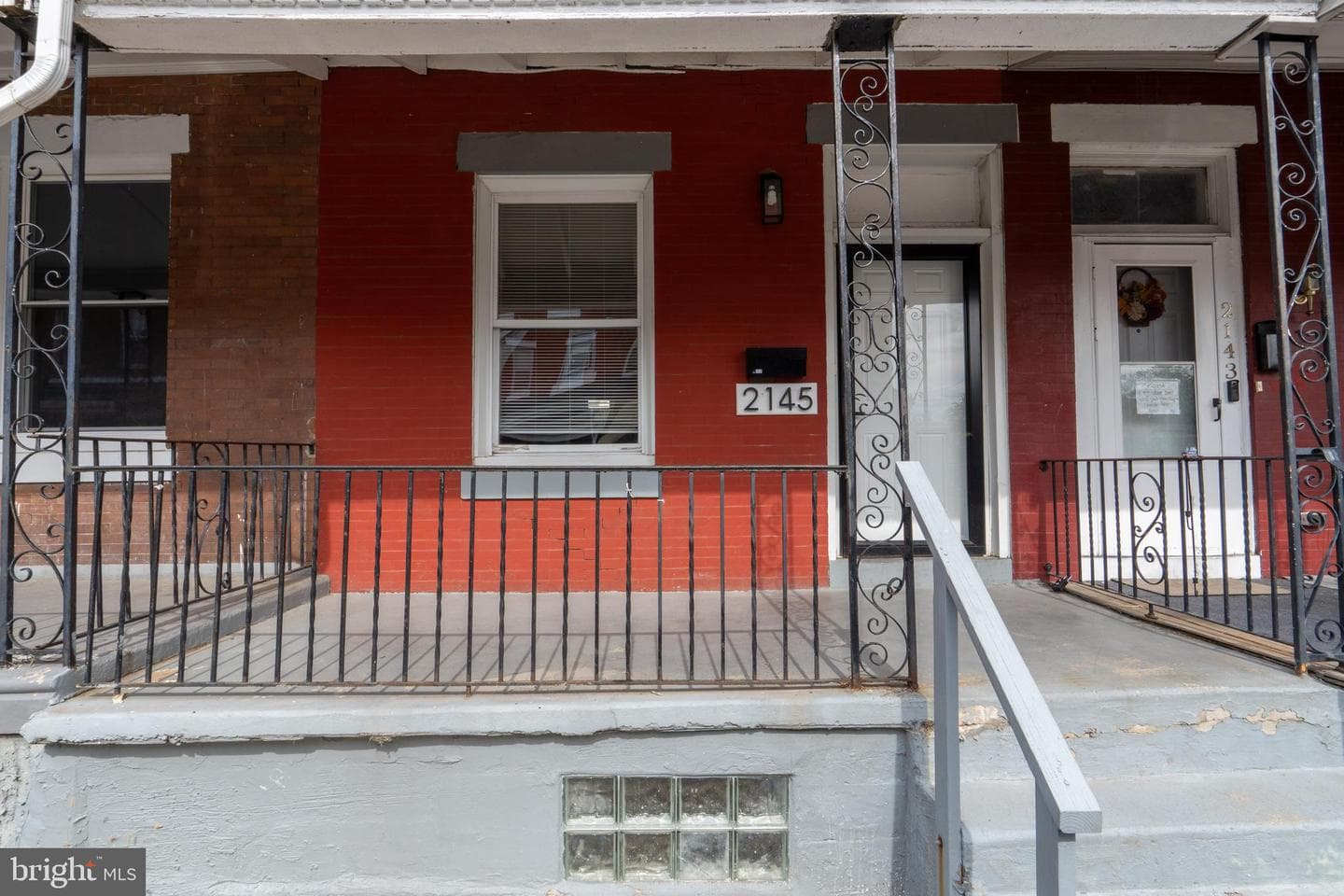 2145 W Grange Avenue photo 2