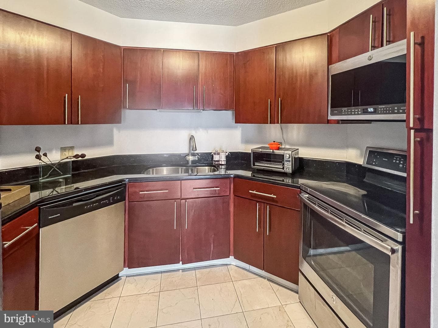 2020 Walnut Street #29k photo 4