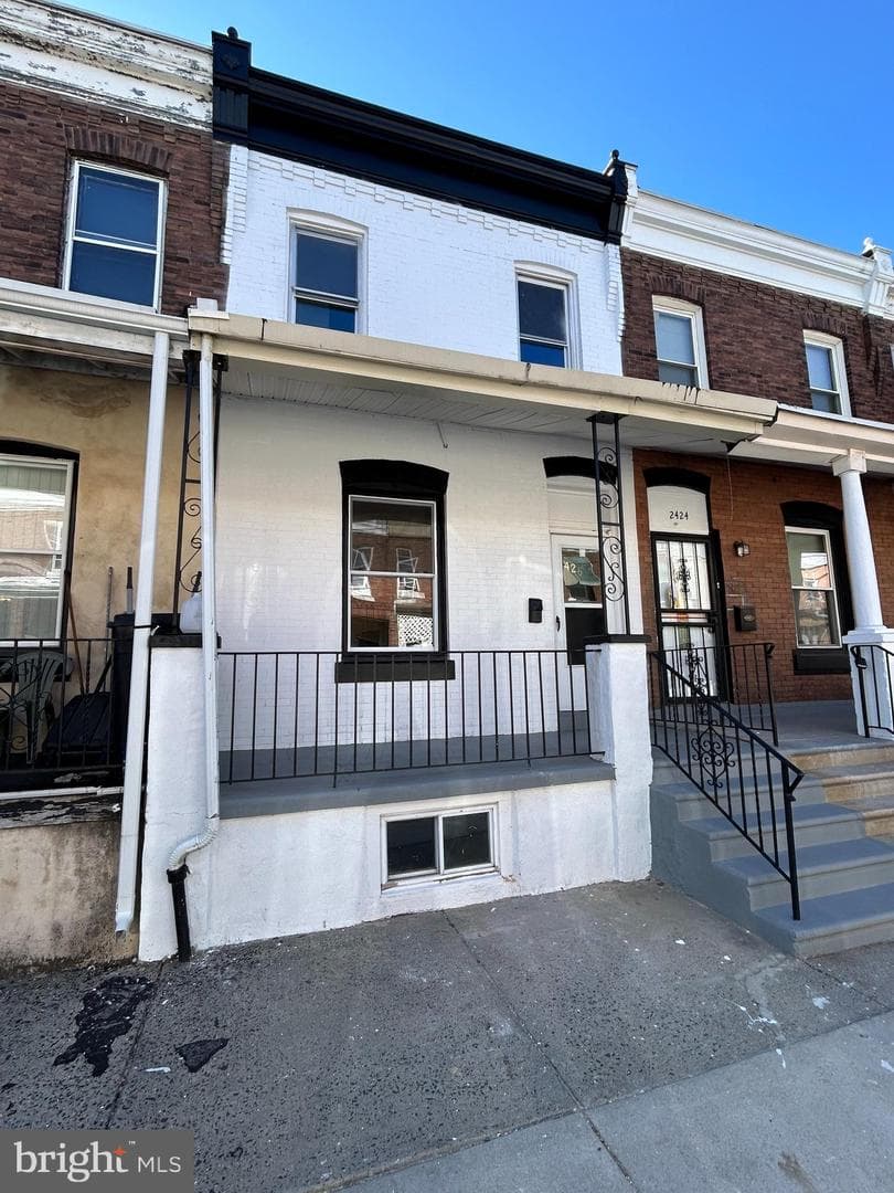 2426 S Millick Street photo 2