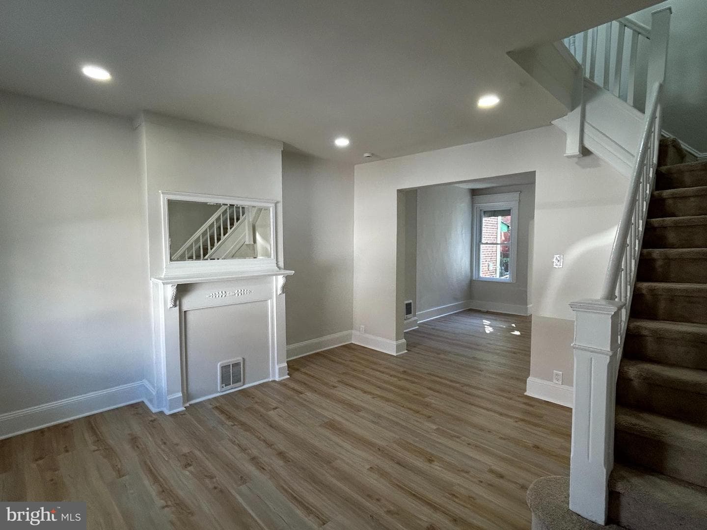 2426 S Millick Street photo 4