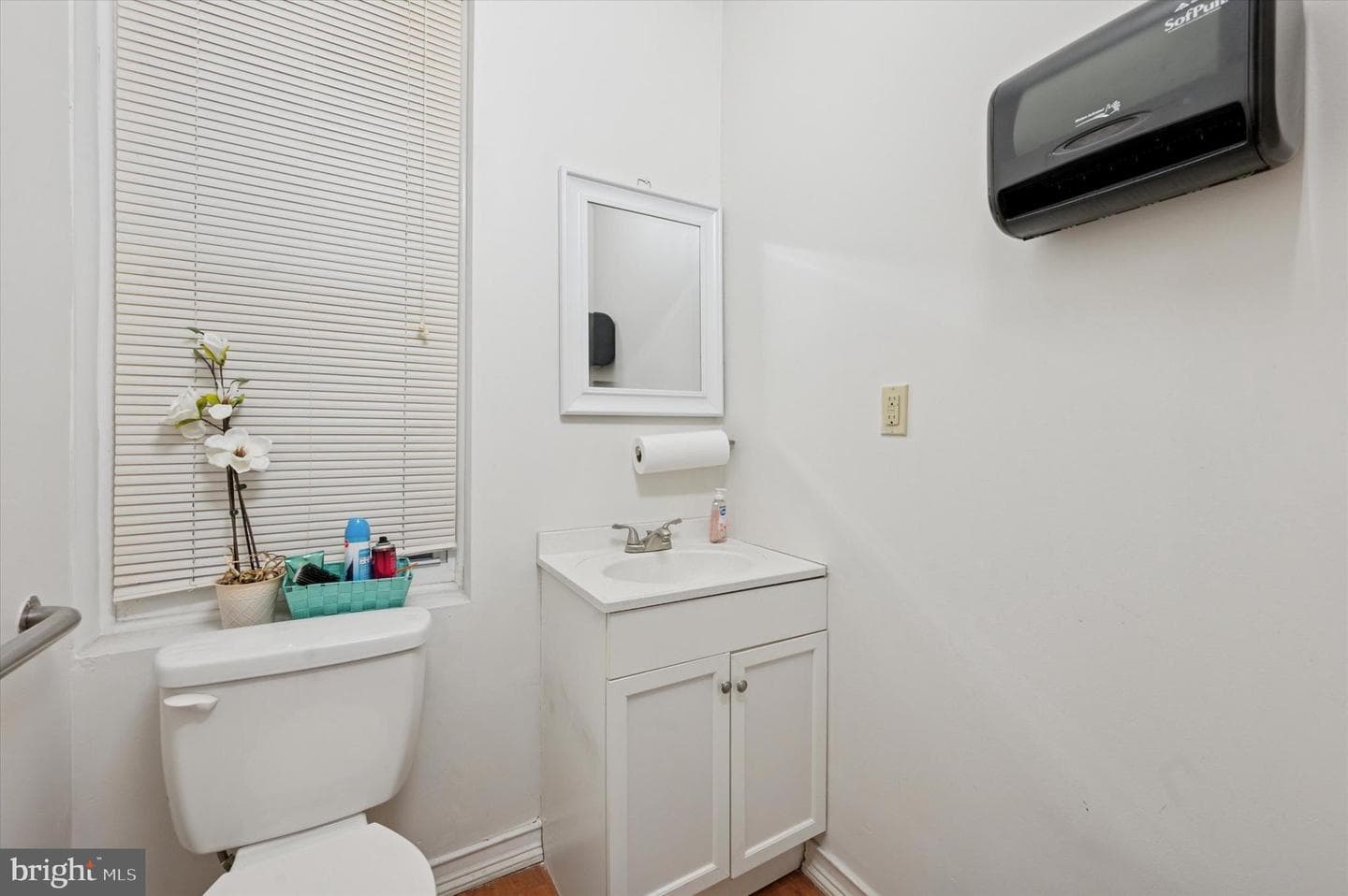 145 E Lehigh Avenue photo 11