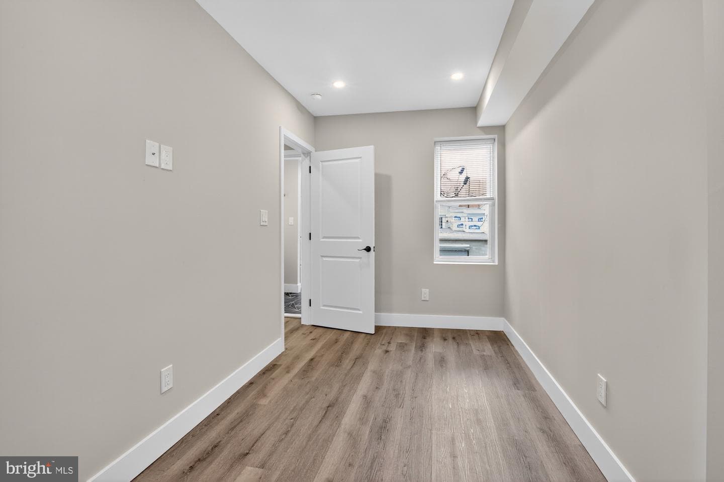 2467 Amber Street photo 19