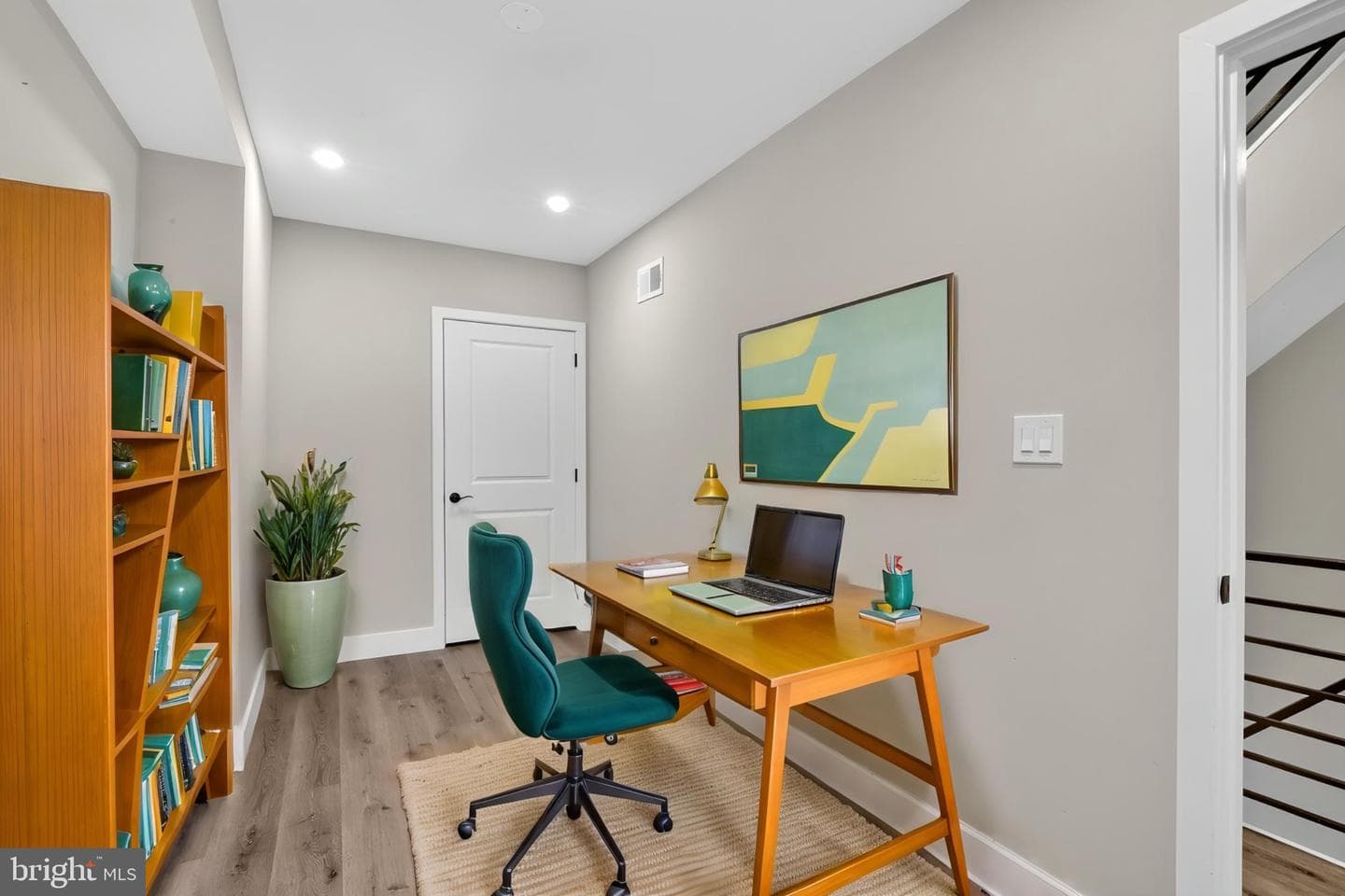2467 Amber Street photo 6