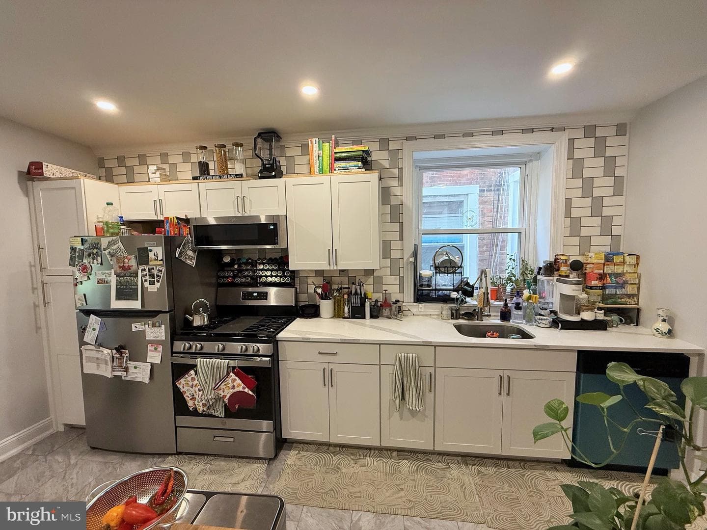 5143 Catharine Street photo 9
