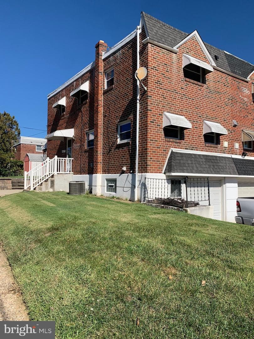 8800 Danbury Street photo 2