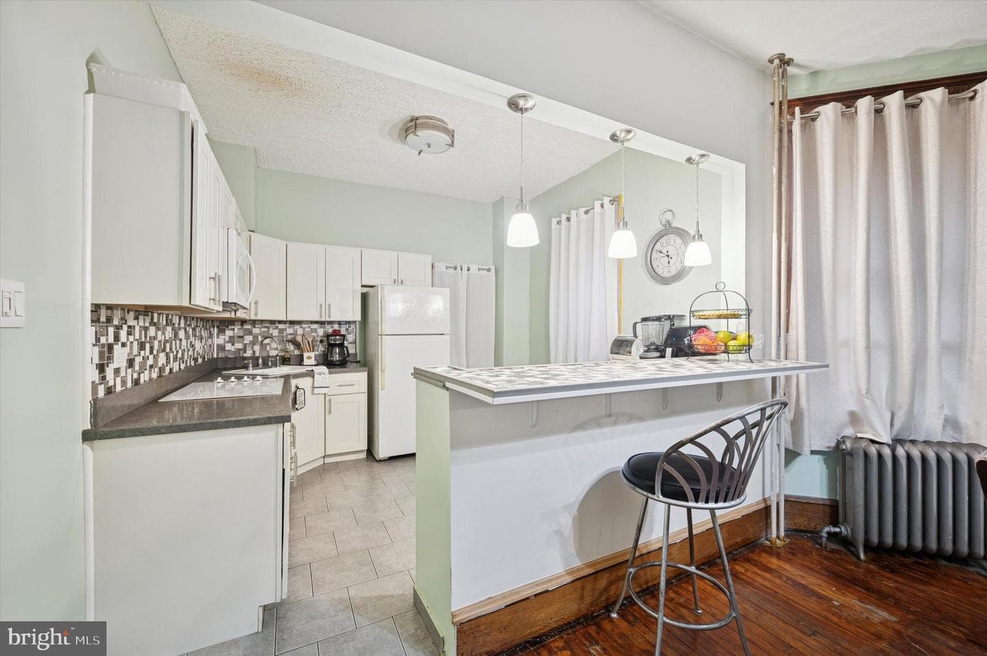2046 E Ontario Street photo 6