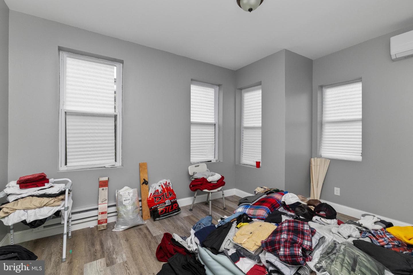 2401 N Hollywood Street photo 11