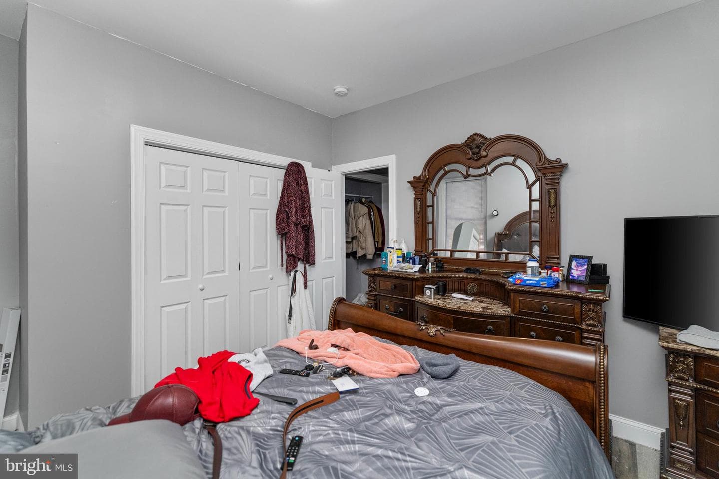 2401 N Hollywood Street photo 16