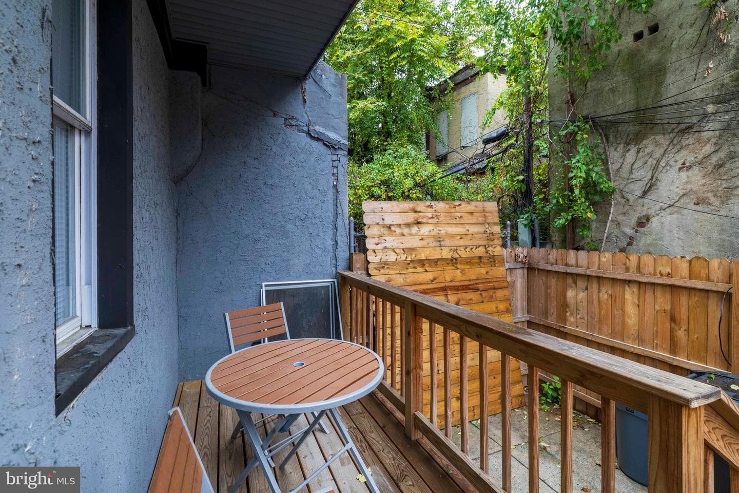 2401 N Hollywood Street photo 23