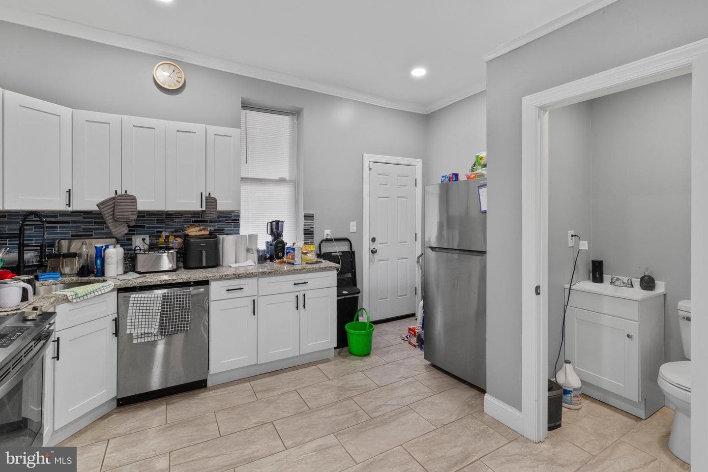 2401 N Hollywood Street photo 9