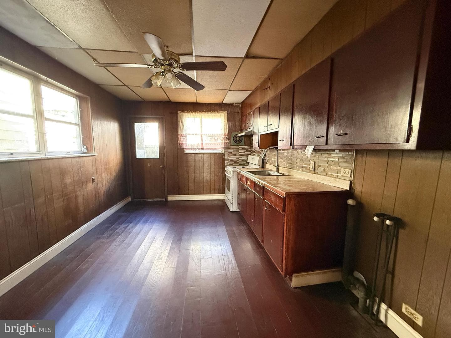 639 Durfor St photo 24