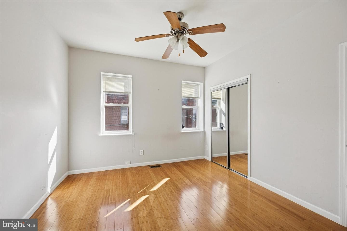 2142 S Hicks Street photo 8