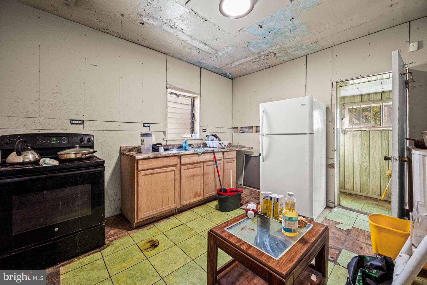 102 W Cliveden Street photo 9