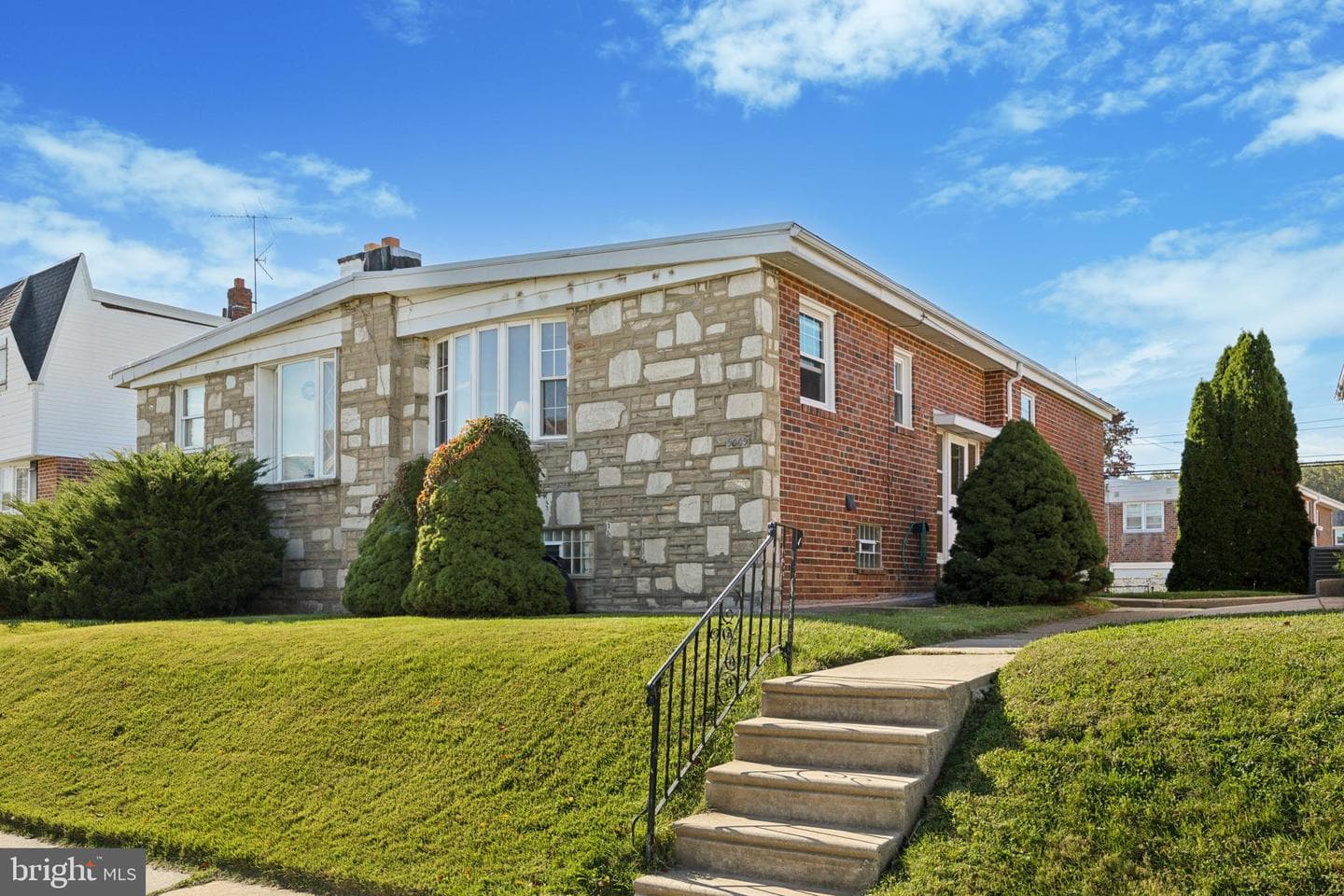 9009 Brous Avenue photo 1