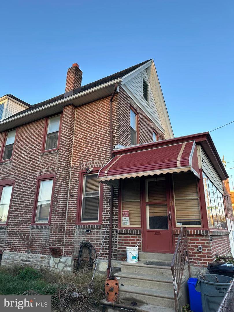 534 Hellerman Street photo 2