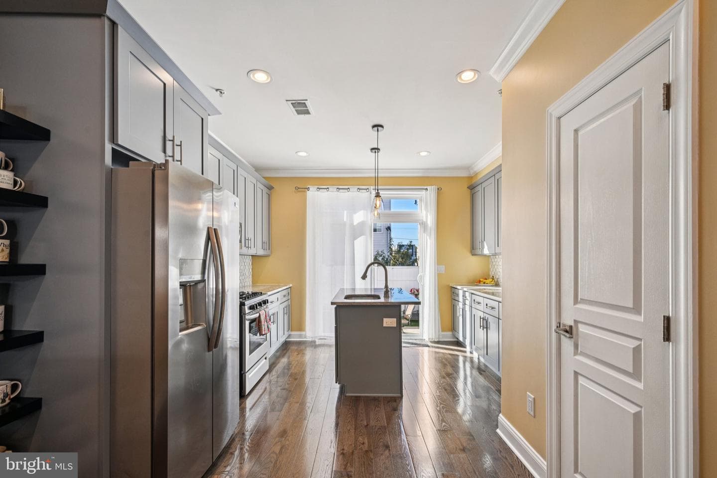 1728 N Lambert Street photo 8