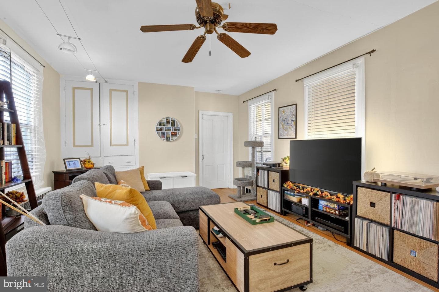 350 Green Lane photo 19