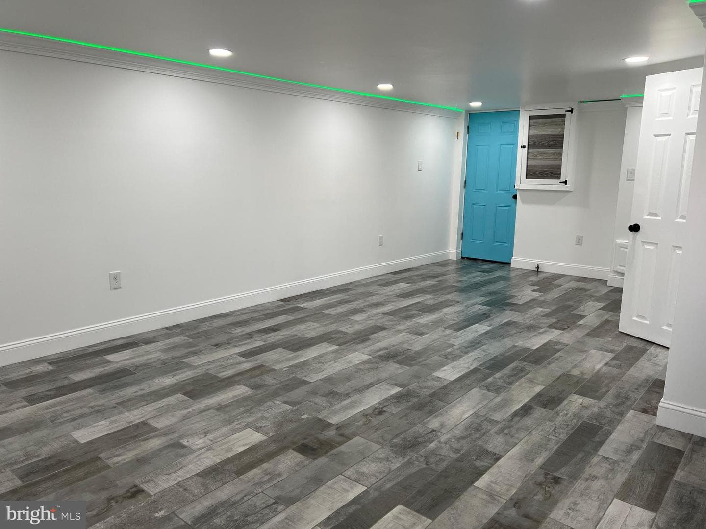 4247 Glendale Street photo 17