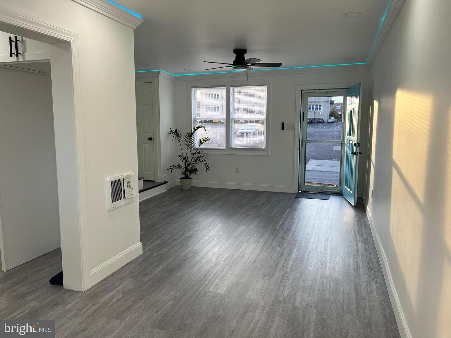 4247 Glendale Street photo 4