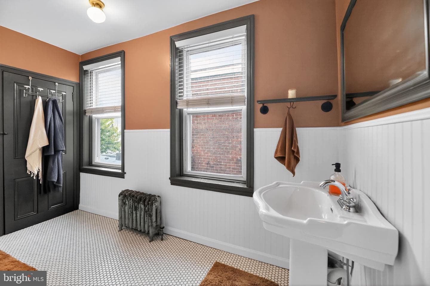 1933 E Dauphin Street photo 13