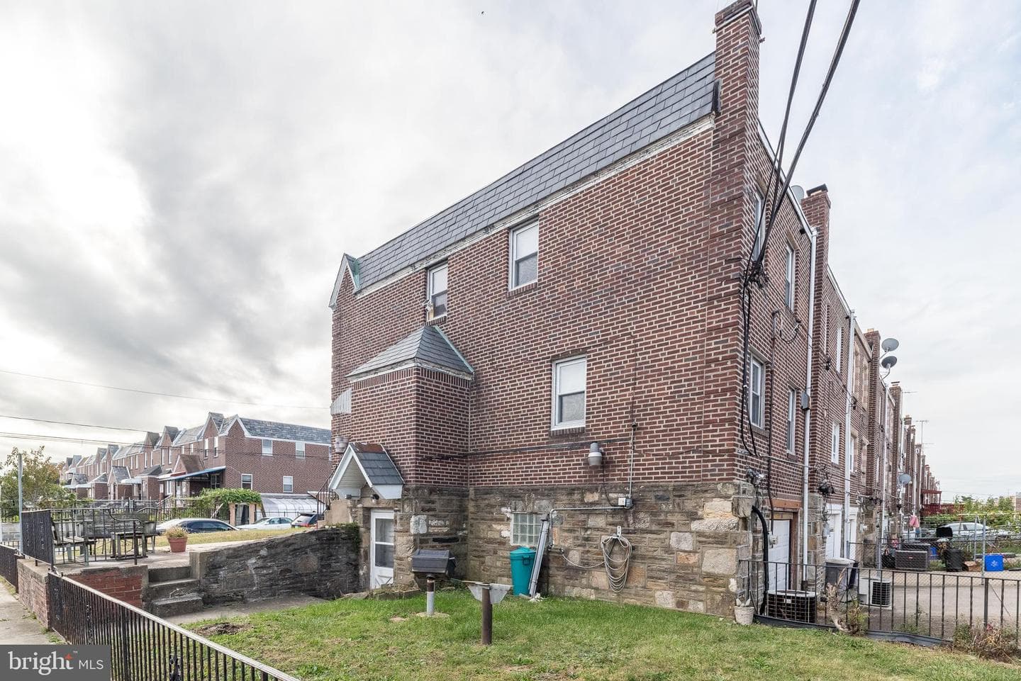 6848 Eastwood Street photo 28