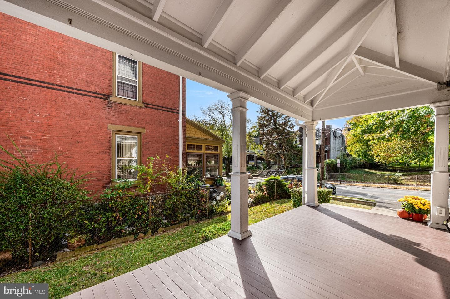 5113 Pulaski Avenue photo 4