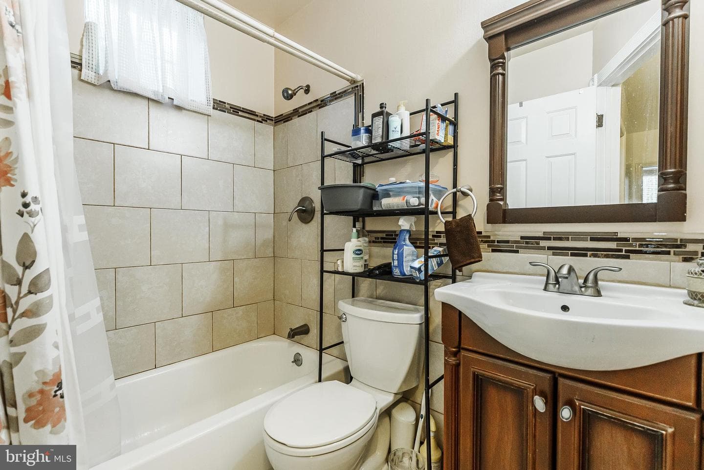 1911 S Galloway Street photo 11