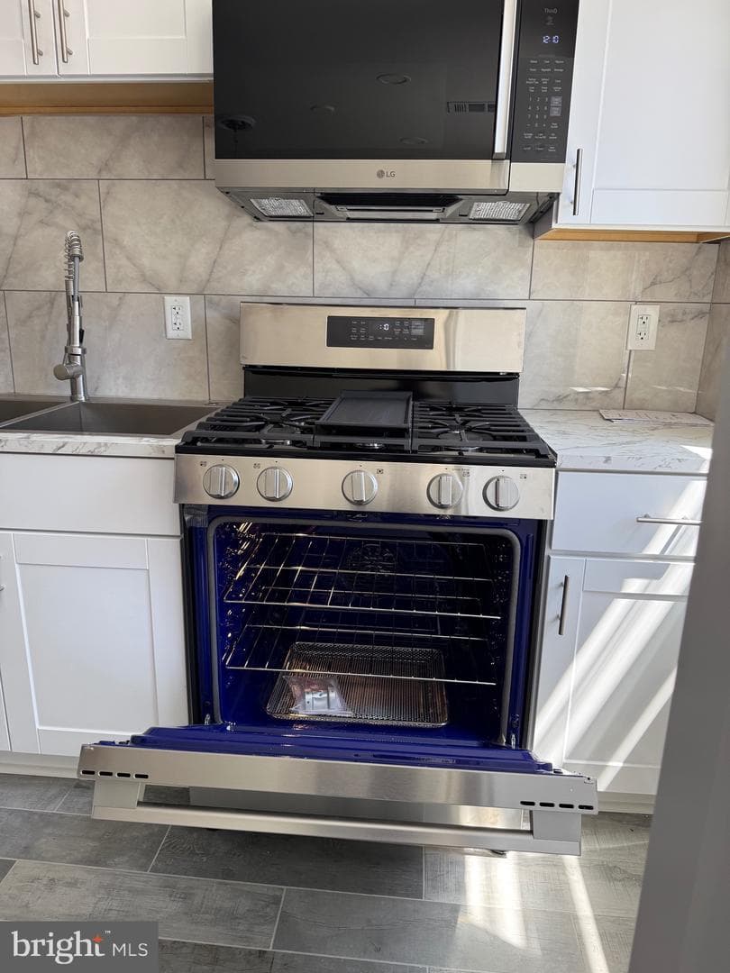 6813 Sylvester Street photo 11