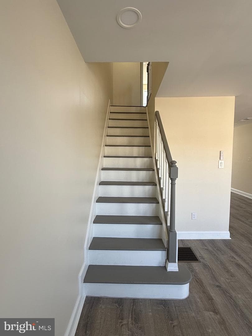 6813 Sylvester Street photo 13