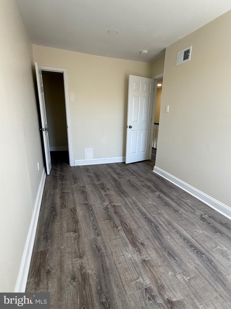 6813 Sylvester Street photo 17