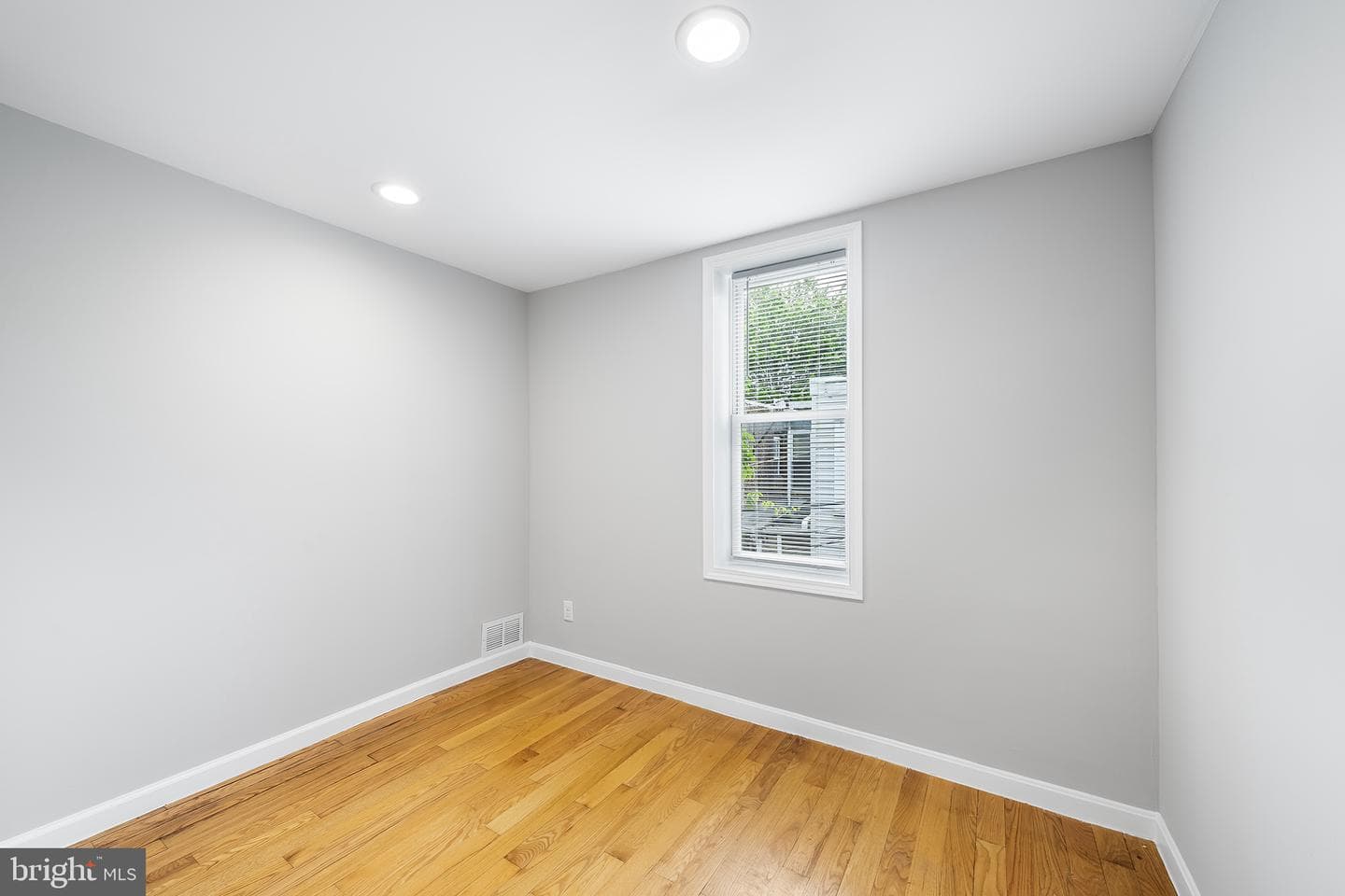 618 Mcclellan Street photo 28
