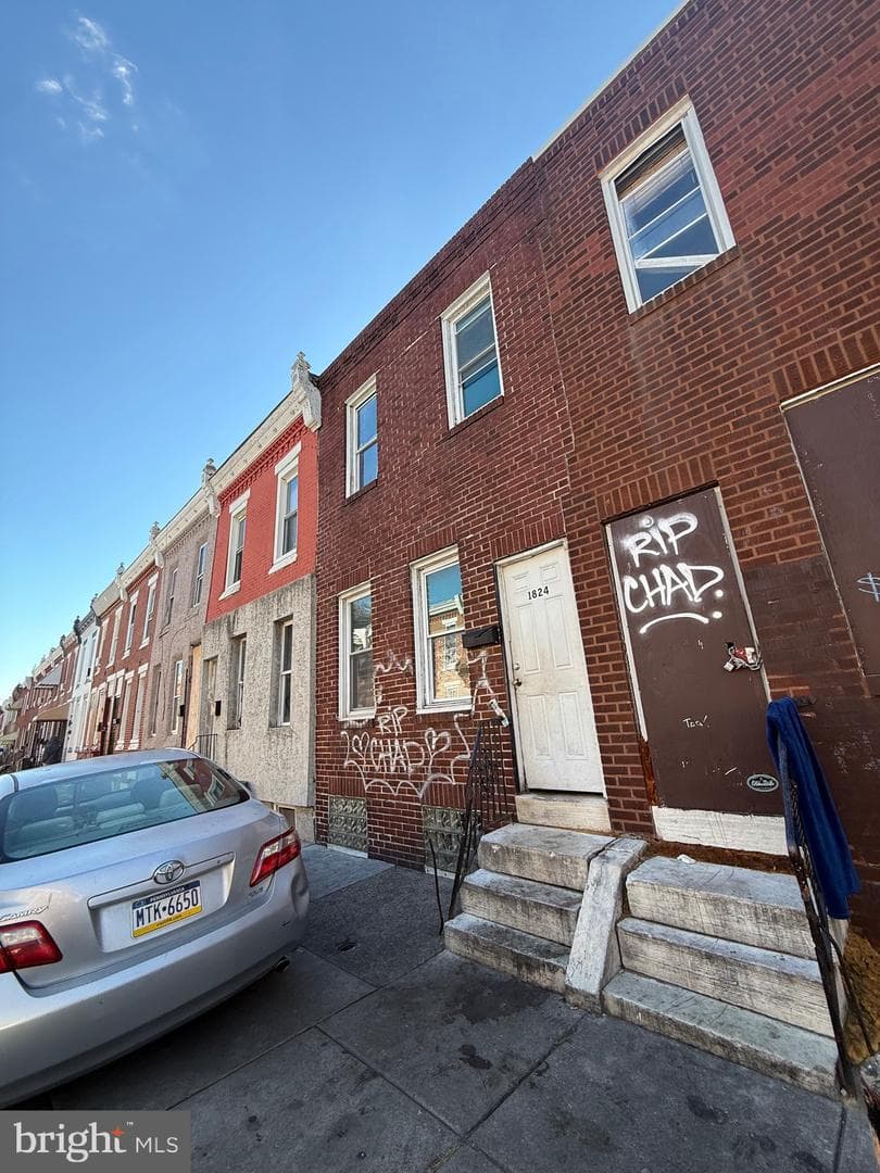 1824 E Lippincott Street photo 2