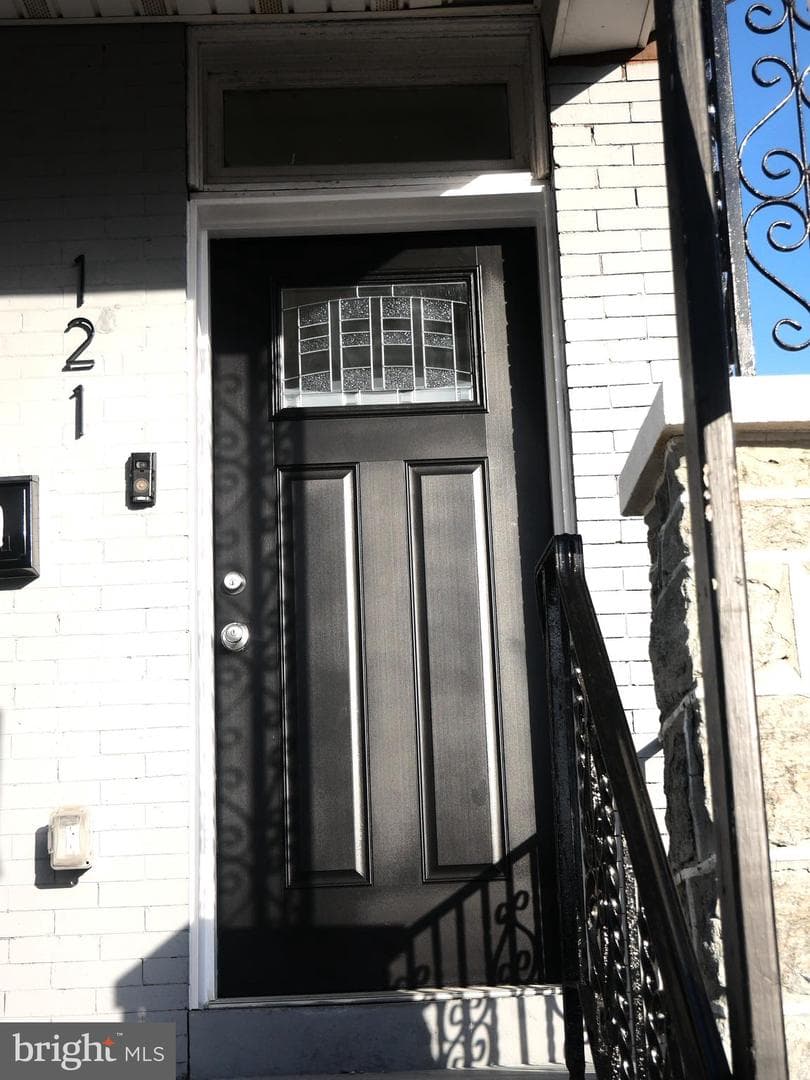 121 S Alden Street photo 28