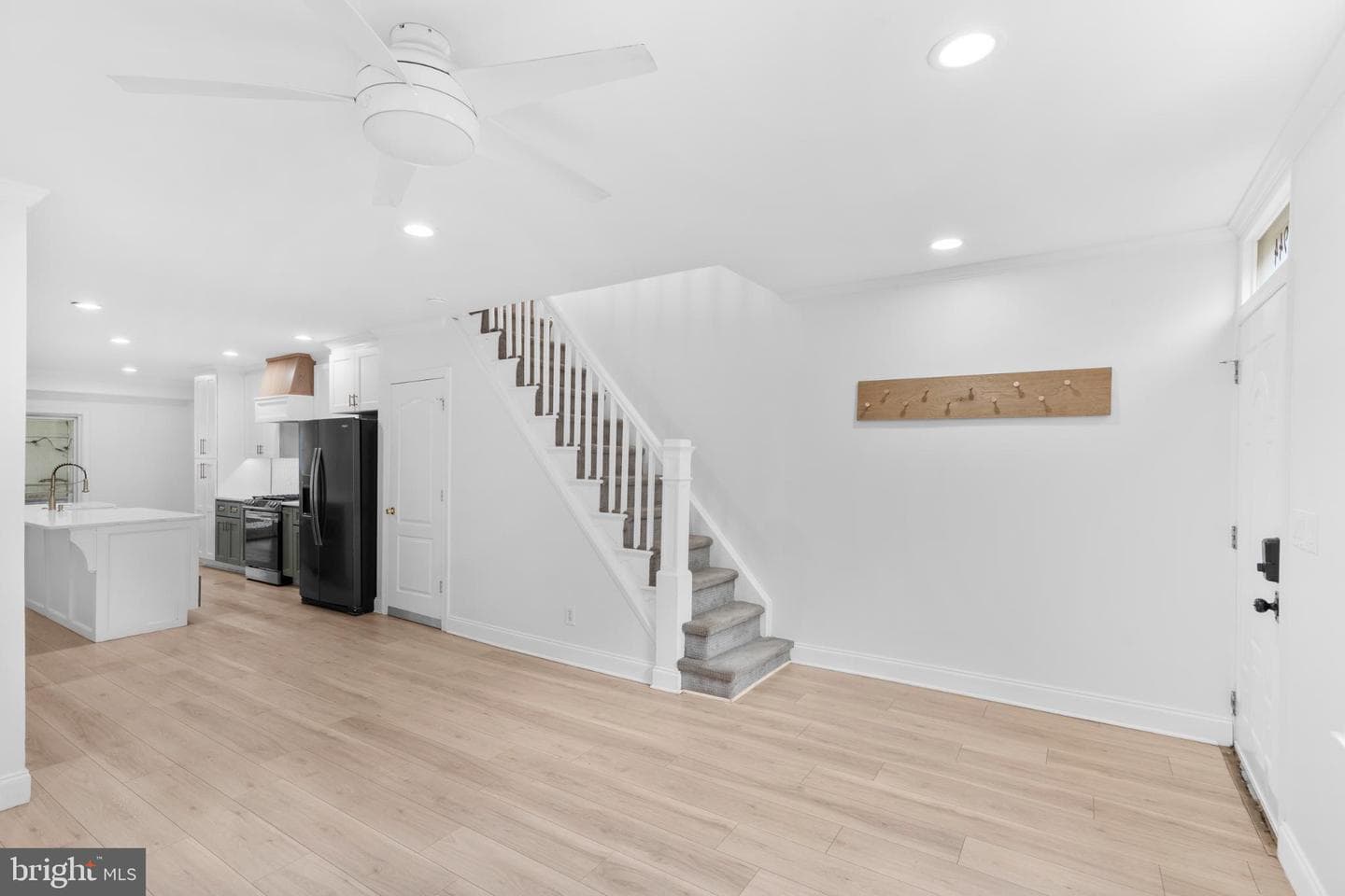 944 N Randolph Street photo 5