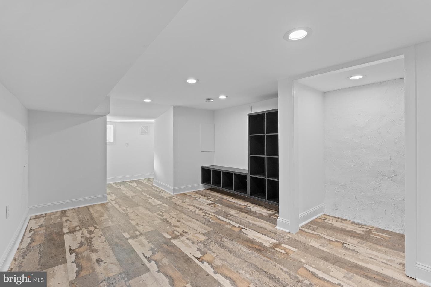 345 Roseberry Street photo 14