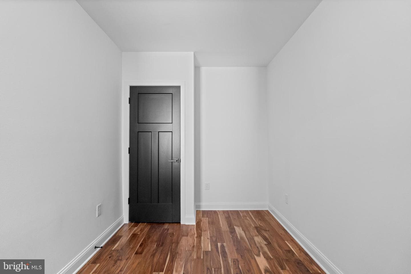 345 Roseberry Street photo 23