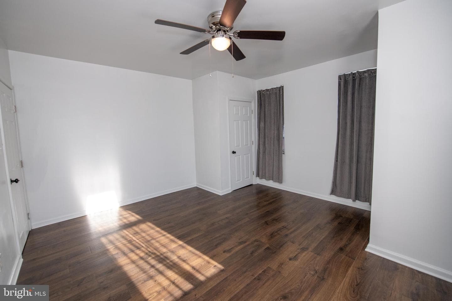 4121 E Howell Street photo 24