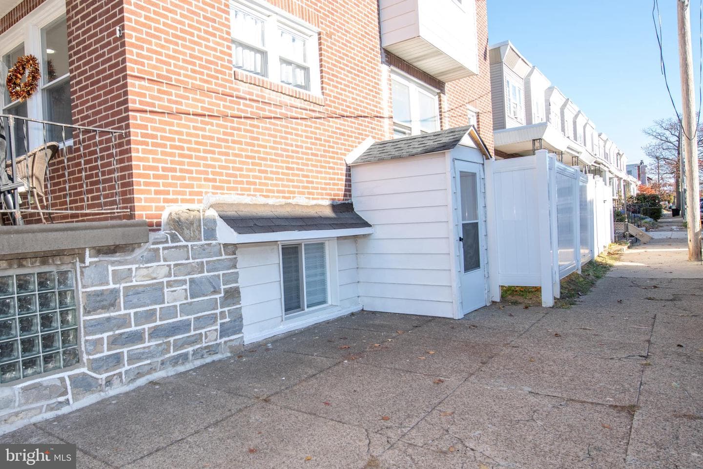 4121 E Howell Street photo 35