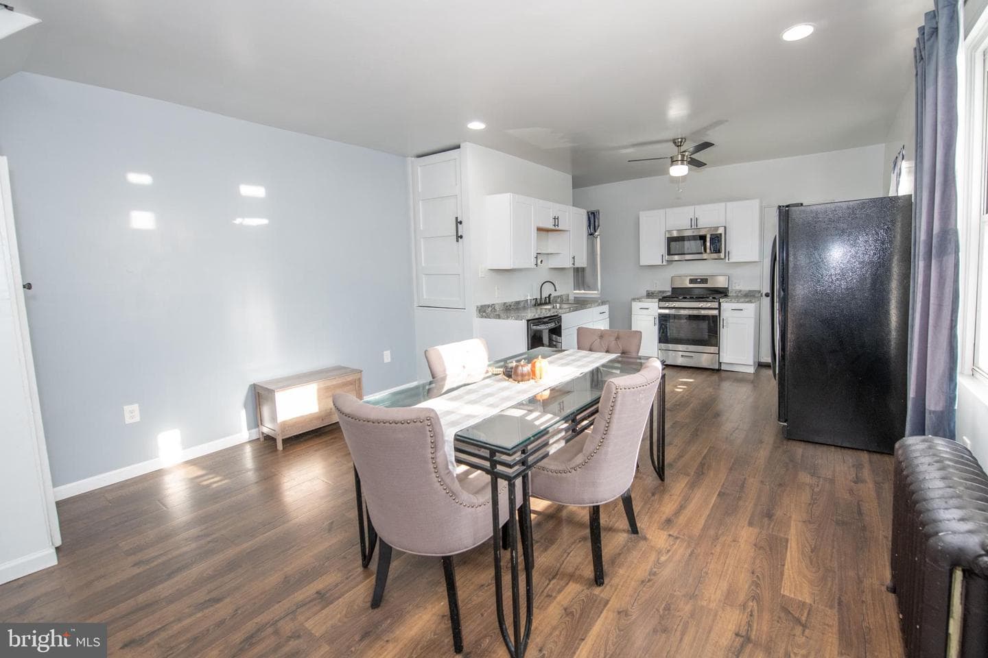 4121 E Howell Street photo 8