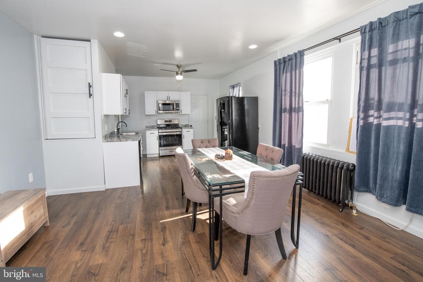4121 E Howell Street photo 9