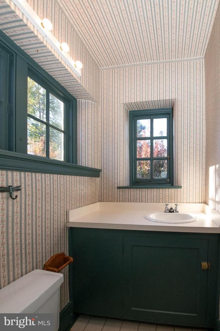 3122 W Penn Street photo 27