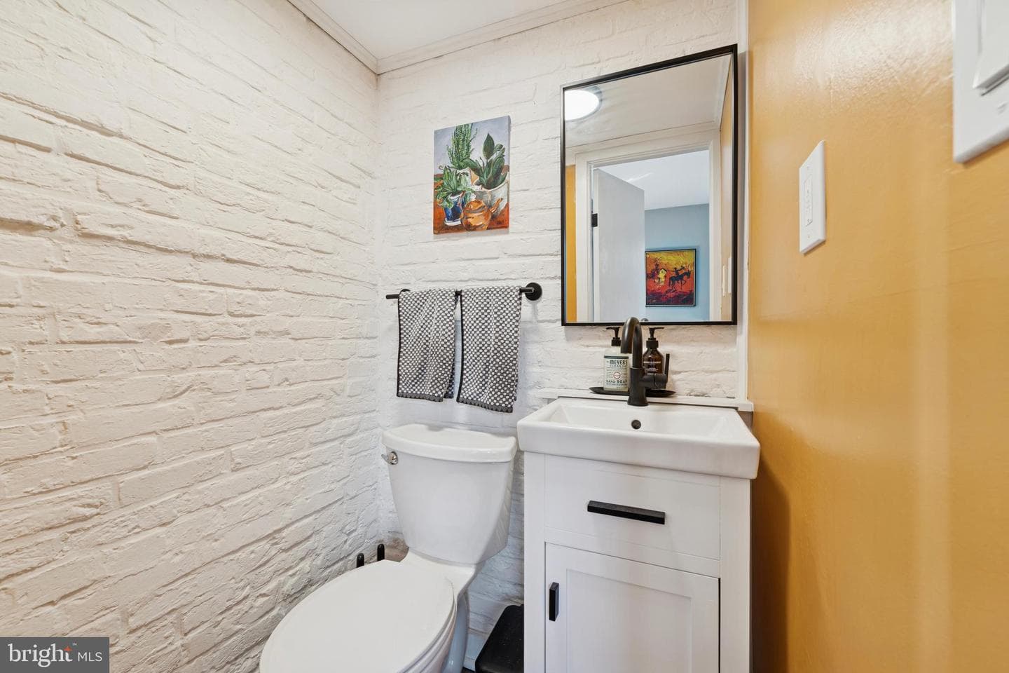 2366 E Fletcher Street photo 15