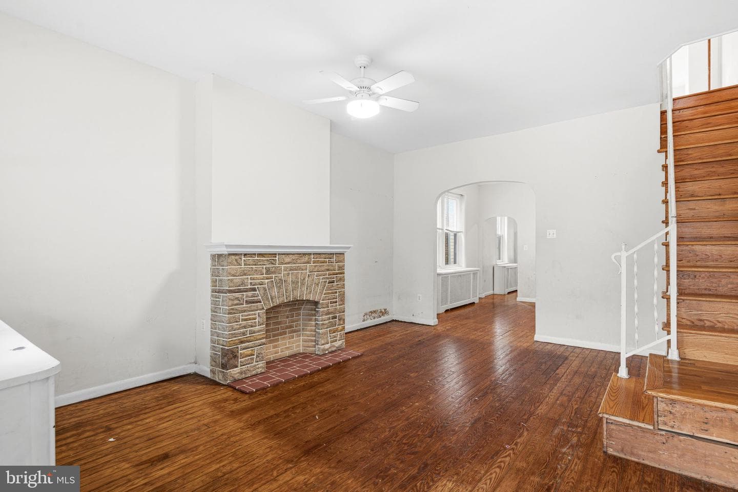 542 Martin Street photo 3